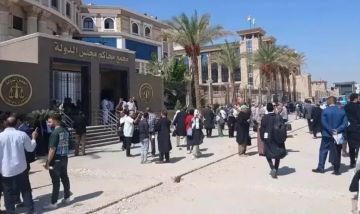 القبض على فرد أمن إداري وراء واقعة الجسم الغريب وإثارة الذعر داخل مجلس الدولة القبض على فرد أمن إداري وراء واقعة الجسم الغريب وإثارة الذعر داخل مجلس الدولة