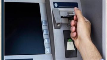50 ألف جنيه عجز بسبب خطأ في ماكينة ATM.. هل تعطل سيستم البنك؟ (انفوجرافيك) 50 ألف جنيه عجز بسبب خطأ في ماكينة ATM.. هل تعطل سيستم البنك؟ (انفوجرافيك)