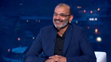 أيمن بهجت قمر يكشف تفاصيل خلافه مع محمد حماقي أيمن بهجت قمر يكشف تفاصيل خلافه مع محمد حماقي