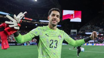تلميح لـ مصطفى .. أحمد شوبير يكشف عن تجديد عقود واحد من أهم لاعبي الأهلي