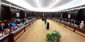 رئيس الوزراء يلتقي رؤساء البعثات الدبلوماسية المرشحين بالخارج رئيس الوزراء يلتقي رؤساء البعثات الدبلوماسية المرشحين بالخارج