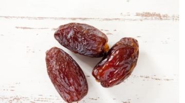 ماذا يحدث للجسم عند تناول 3 تمرات صباحا؟ ماذا يحدث للجسم عند تناول 3 تمرات صباحا؟