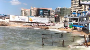 بسبب ملتم أغسطس .. إخلاء شواطئ الإسكندرية من المصطافين بسبب ملتم أغسطس .. إخلاء شواطئ الإسكندرية من المصطافين