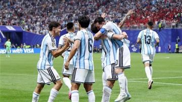 عقوبات قاسية بعد نهائي كأس العالم.. إيقاف باريديس 10 مباريات ومولينا 7 لقاءات