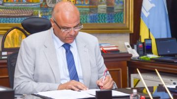 محافظ الإسكندرية يعتمد الحد الأدنى للبكالوريا بمجموع 208 درجات محافظ الإسكندرية يعتمد الحد الأدنى للبكالوريا بمجموع 208 درجات