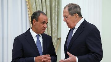 بيان مصري حول مكالمة لافروف وعبد العاطي بيان مصري حول مكالمة لافروف وعبد العاطي