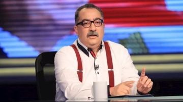 إبراهيم عيسى: الحوار مع الحكومة ينتهي دائما إلى الصفر الكبير إبراهيم عيسى: الحوار مع الحكومة ينتهي دائما إلى الصفر الكبير