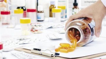 رئيس شعبة الأدوية يحسم الجدل بشأن زيادة الأسعار عاجل رئيس شعبة الأدوية يحسم الجدل بشأن زيادة الأسعار عاجل