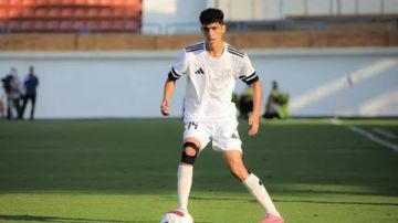 جمعة مشهور: علي حمدي مضى للزمالك وأزمة القيد عطلت الصفقة جمعة مشهور: علي حمدي مضى للزمالك وأزمة القيد عطلت الصفقة