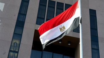 مصر تدين استهداف سفينة تجارية يمنية بالبحر الأحمر مصر تدين استهداف سفينة تجارية يمنية بالبحر الأحمر