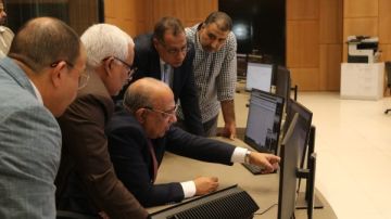 وزير الكهرباء: ارتفاع في الأحمال تجاوز 39600 ميجاوات بسب الموجة الحارة وزير الكهرباء: ارتفاع في الأحمال تجاوز 39600 ميجاوات بسب الموجة الحارة
