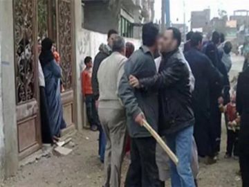 أسوان.. مشاجرة بالشوم بين جيران بسبب المطبات في كوم أمبو أسوان.. مشاجرة بالشوم بين جيران بسبب المطبات في كوم أمبو