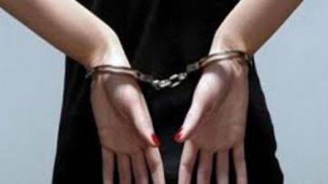 القبض على فتاة ادعت التعدي عليها من سائق نقل ذكي بالقاهرة القبض على فتاة ادعت التعدي عليها من سائق نقل ذكي بالقاهرة