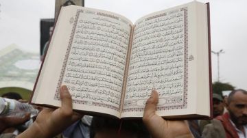هل يجوز الكتابة داخل المصحف لتسهيل الحفظ؟.. أمين الإفتاء يجيب هل يجوز الكتابة داخل المصحف لتسهيل الحفظ؟.. أمين الإفتاء يجيب