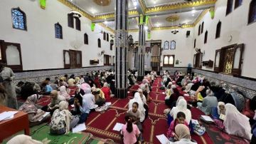 يرجون تجارة لن تبور.. الآلاف في صحبة كتاب الله يسردون القرآن كاملا في جلسة واحدة فيديو وصور يرجون تجارة لن تبور.. الآلاف في صحبة كتاب الله يسردون القرآن كاملا في جلسة واحدة فيديو وصور