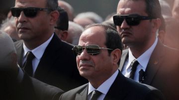 مصر.. السيسي يصدر قرارات بخصوص قادة كبار مصر.. السيسي يصدر قرارات بخصوص قادة كبار