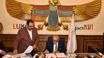 محافظ الأقصر يوافق على قبول 38 طلبا آخر فوق الكثافة بمدارس التعليم الخاص محافظ الأقصر يوافق على قبول 38 طلبا آخر فوق الكثافة بمدارس التعليم الخاص