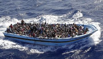 نجاة 15 مصريا في حادث غرق مركب قبالة طبرق الليبية نجاة 15 مصريا في حادث غرق مركب قبالة طبرق الليبية