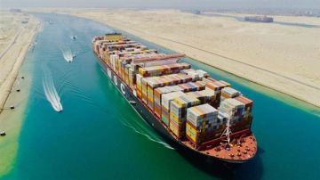 بعد رحلات الطريق القطبي.. 4 إجراءات مطلوبة للحفاظ على مكانة قناة السويس بعد رحلات الطريق القطبي.. 4 إجراءات مطلوبة للحفاظ على مكانة قناة السويس