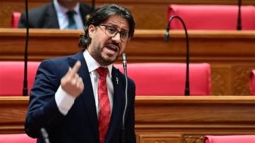 أحمد بلال يطالب بلجنة تقصي حقائق لمحاسبة المسؤولين عن أزمة التأمينات أحمد بلال يطالب بلجنة تقصي حقائق لمحاسبة المسؤولين عن أزمة التأمينات