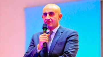 حظر تناول القضايا الخلافية السياسية و الدينية بالمدارس في العام الدراسي الجديد حظر تناول القضايا الخلافية السياسية و الدينية بالمدارس في العام الدراسي الجديد