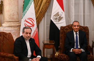 عراقجي يبحث مع عبد العاطي الجهود المبذولة لتحقيق التهدئة والعودة إلى المسار الدبلوماسي عراقجي يبحث مع عبد العاطي الجهود المبذولة لتحقيق التهدئة والعودة إلى المسار الدبلوماسي