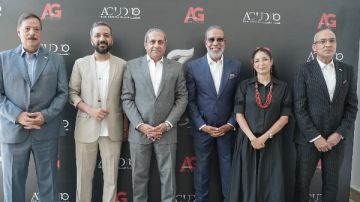 العرض في ذكرى رحيله الخمسين.. تفاصيل مسرحية غنائية ضخمة عن عبد الحليم حافظ العرض في ذكرى رحيله الخمسين.. تفاصيل مسرحية غنائية ضخمة عن عبد الحليم حافظ