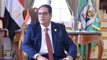 بعد تداول شكواه.. رئيس جامعة القاهرة يوجه بسرعة بحث أزمة طالب كلية الصيدلة بعد تداول شكواه.. رئيس جامعة القاهرة يوجه بسرعة بحث أزمة طالب كلية الصيدلة