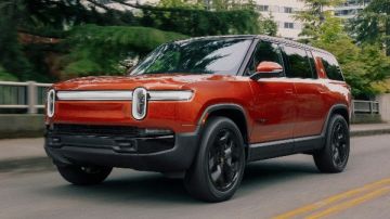 ريفيان R1S بمحركات كهربائية وتقنيات الدفع الكلي.. صور ريفيان R1S بمحركات كهربائية وتقنيات الدفع الكلي.. صور