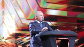 هاني أبو ريدة يراجع خطة إعادة تشكيل فروع اتحاد الكرة هاني أبو ريدة يراجع خطة إعادة تشكيل فروع اتحاد الكرة