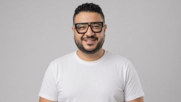 المؤلف محمد سيد بشير ينفي شائعة وفاة نجله المؤلف محمد سيد بشير ينفي شائعة وفاة نجله