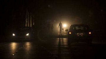 ليبيا في ظلام دامس.. انقطاع الكهرباء يشل طرابلس ومناطق واسعة غرب البلاد
