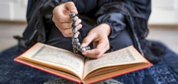 أعظم أبواب السعادة.. فضل الصلاة على النبي يوم الجمعة أعظم أبواب السعادة.. فضل الصلاة على النبي يوم الجمعة