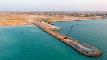 إغلاق ميناء العريش البحري بسبب سوء الظروف الجوية إغلاق ميناء العريش البحري بسبب سوء الظروف الجوية