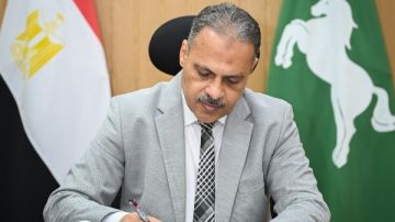 محافظ الشرقية يصدر 20 قرارا تأديبيا بحق 52 من العاملين المقصرين بالجهاز الإداري