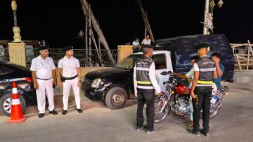 استنفار أمني ومروري بإسنا.. حملة مكبرة لضبط المخالفات وملاحقة الخارجين عن القانون جنوب الأقصر استنفار أمني ومروري بإسنا.. حملة مكبرة لضبط المخالفات وملاحقة الخارجين عن القانون جنوب الأقصر