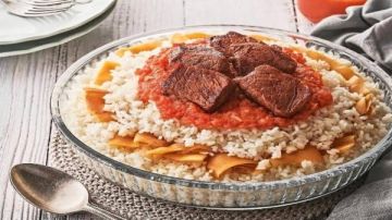 طريقة عمل فتة بالثوم في المنزل بخطوات سهلة وطعم شهي طريقة عمل فتة بالثوم في المنزل بخطوات سهلة وطعم شهي
