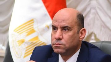 رداد: القرارات التنفيذية لقانون العمل وضعت الحد الأدنى المسموح به لحقوق العمال رداد: القرارات التنفيذية لقانون العمل وضعت الحد الأدنى المسموح به لحقوق العمال