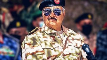 هل لعب قائد الجيش الليبي خليفة حفتر دورا في تحرير رهينة أمريكية في مالي؟ هل لعب قائد الجيش الليبي خليفة حفتر دورا في تحرير رهينة أمريكية في مالي؟