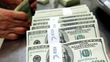 استقرار سعر الدولار على ارتفاع.. اعرف بكام في البنوك استقرار سعر الدولار على ارتفاع.. اعرف بكام في البنوك