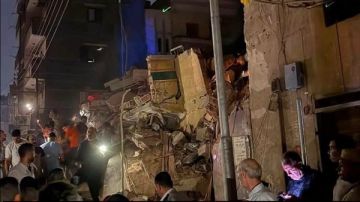 مصرع سيدة وطفلة وإصابة 5 إثر انهيار عقار بحدائق القبة مصرع سيدة وطفلة وإصابة 5 إثر انهيار عقار بحدائق القبة