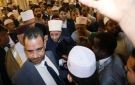 وزير الأوقاف يستجيب لطلب مصل بالحسين لأداء العمرة وزيارة النبي
