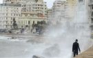 احمي نفسك من الغرق.. الأرصاد تحذر المصطافين من 7 شواطئ خطيرة: الموج 2 متر