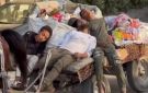  الحصان عارف الطريق .. فيديو لعمال نائمين أعلى عربة كارو يثير الجدل