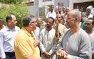 محافظ قنا يستمع لمطالب أهالي قرية الجزيرية ويوجه بحل مشكلات المياه والصرف - eg