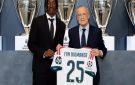 ريال مدريد يقدم لاعبه الجديد يان ديوماندي في حفل بالمدينة الرياضية
