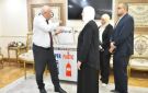 محافظ مطروح يشهد عرض نموذج السلة الذكية لتجميع وفرز المخلفات