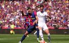 ريال مدريد وبرشلونة يتصارعان على موهبة راسينج سانتاندير