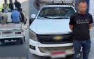 القبض على سائق سيارة نقل سمح لعدد من الأشخاص بالجلوس فى الصندوق الخلفى