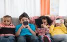  معلومات الوزراء يستعرض مخاطر الاستخدام المفرط للمنصات الرقمية على الأطفال